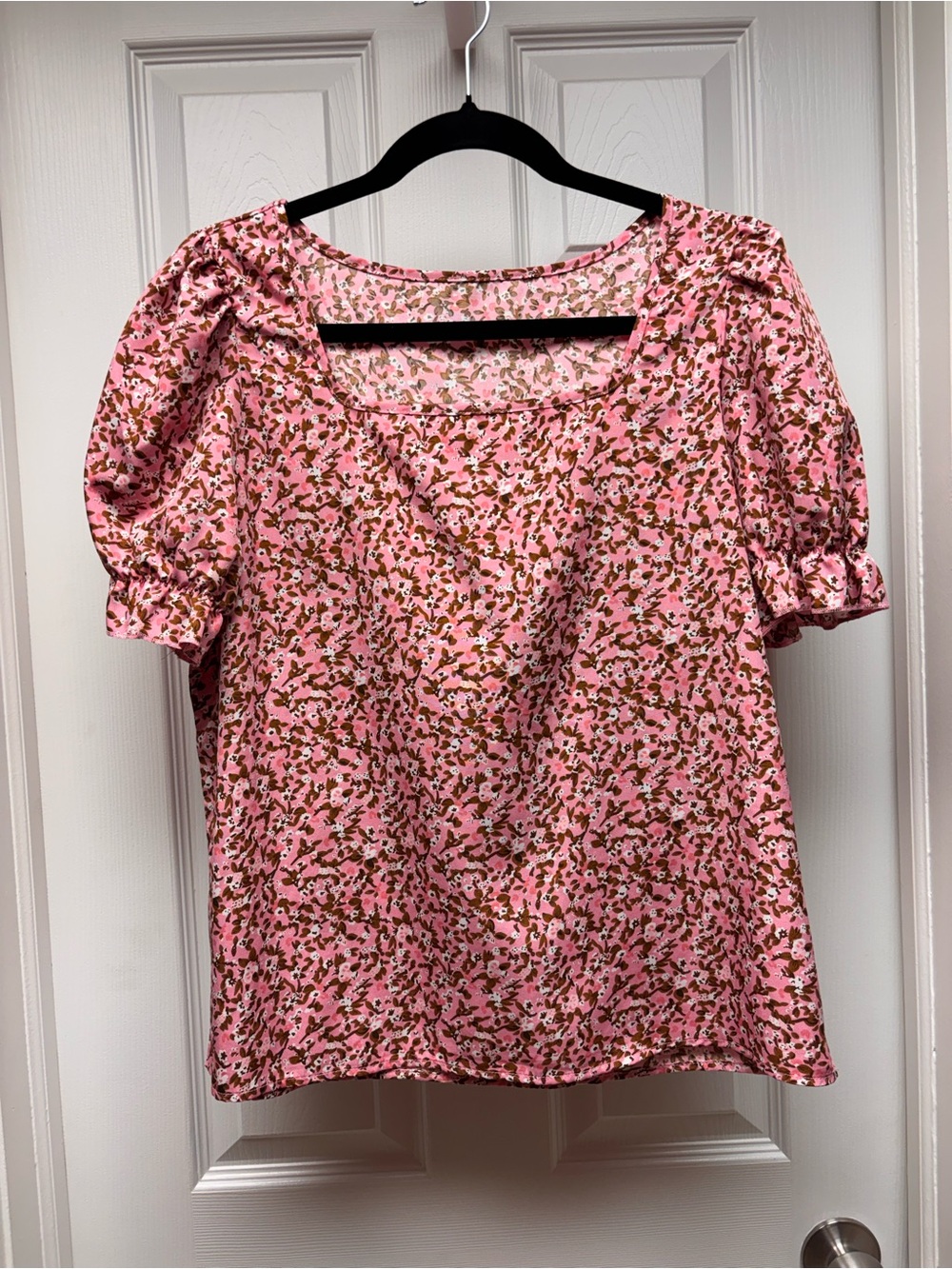 SHEIN Pink Floral Puff Sleeve Blouse – Women’s Medium